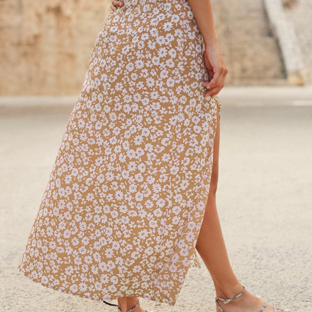 High Waist Neutral Floral Skirt with Slit